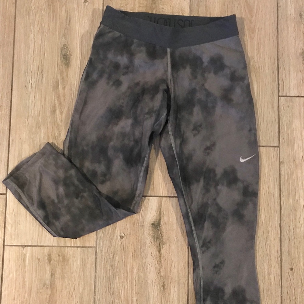 Nike 7/8 camo leggings